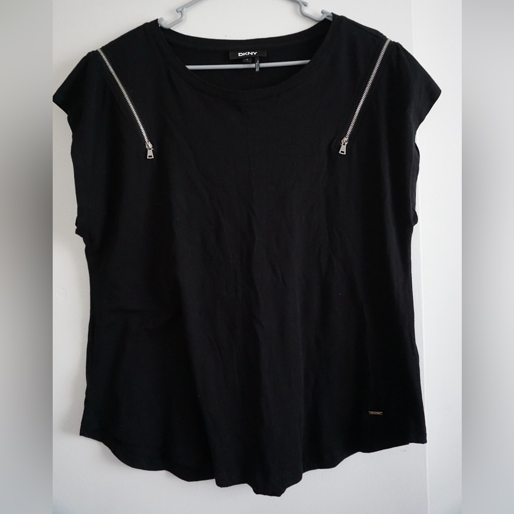 DKNY Zip Top